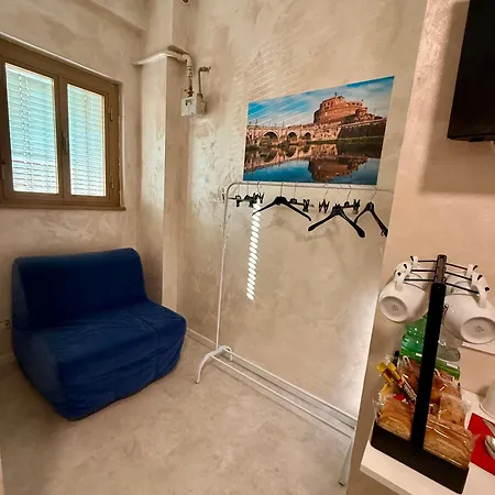 לינה וארוחת בוקר Cinecitta Haven